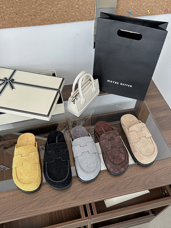 Autumn Winter Women’s Closed Toe Slippers Flat Low Heel Suede