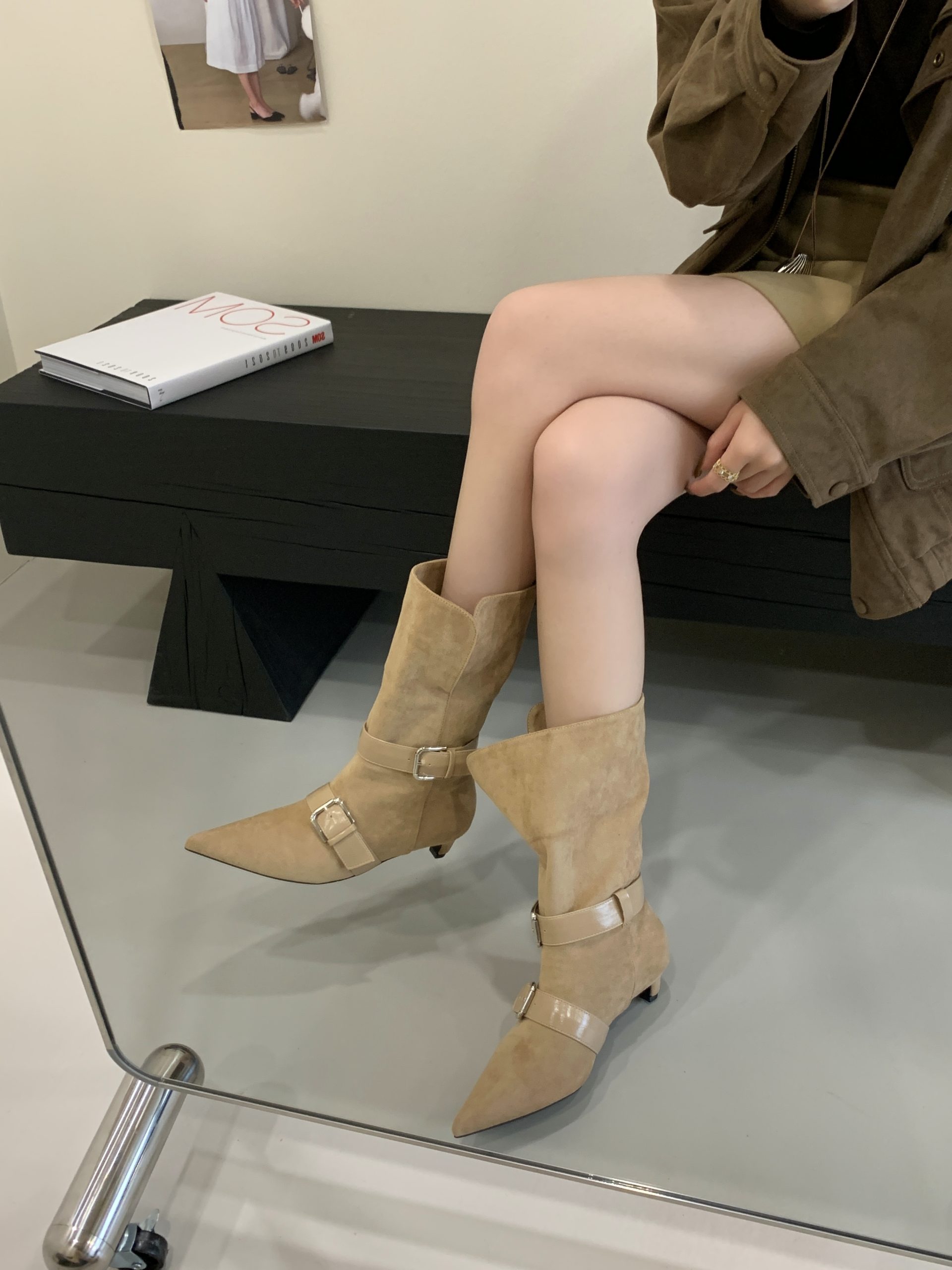 2025 New Retro Slim Fit Pointed Toe Western Boots for Women, Suede Short Boots with Buckle, Fashion Comfortable