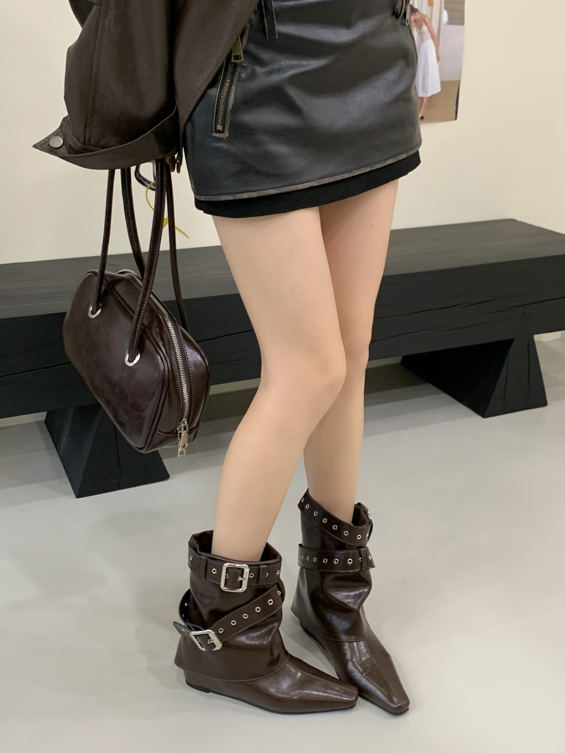 2025 New Retro Slimming Versatile Hidden Heel Square Toe Western Boots Women Suede Short Boots Fashion Comfortable Stacked Boots – Style 058e87