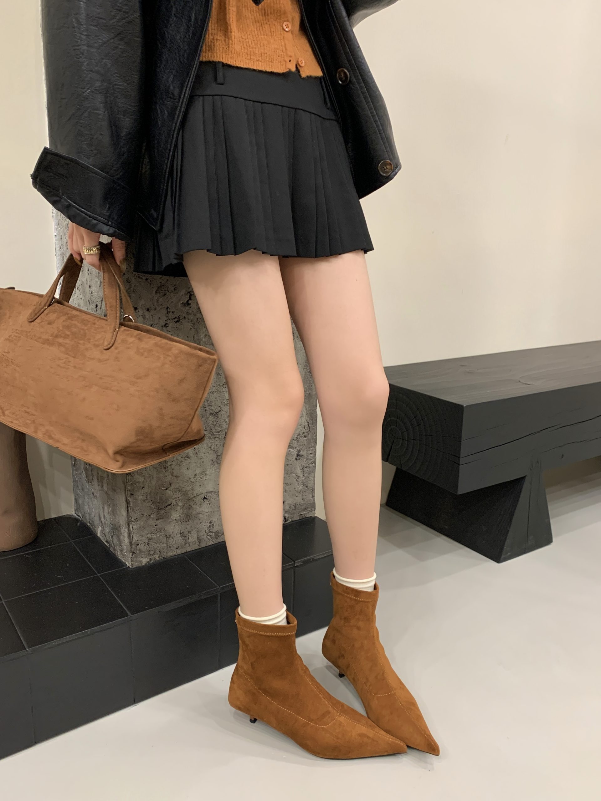 2025 New Fashion Ankle Boots for Women Pointed Toe Low Heel Simple Slim Fit Boots – Style 7a6411