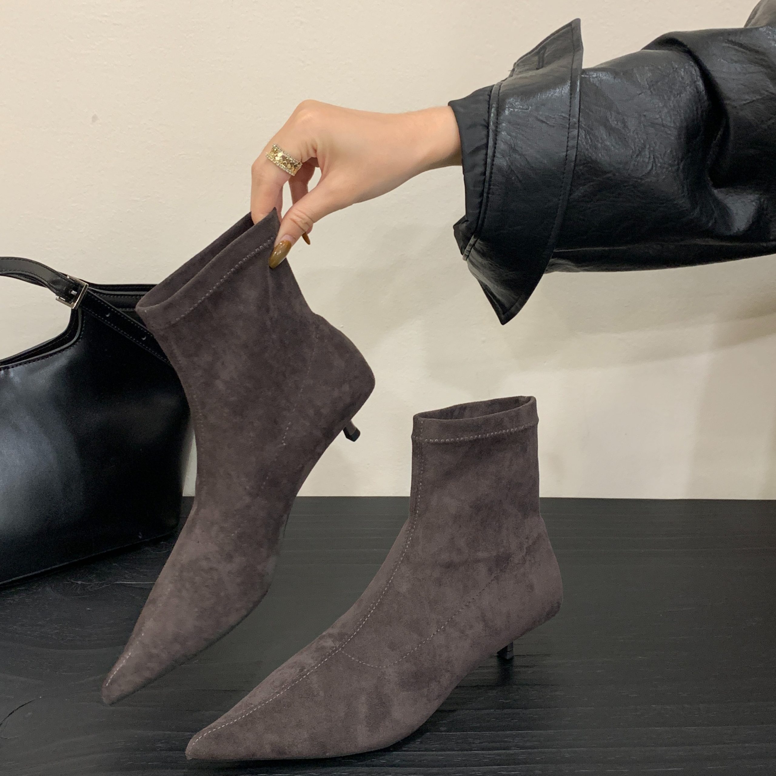 2025 New Fashion Ankle Boots for Women Pointed Toe Low Heel Simple Slim Fit Boots - Style 7a6411 - Image 5